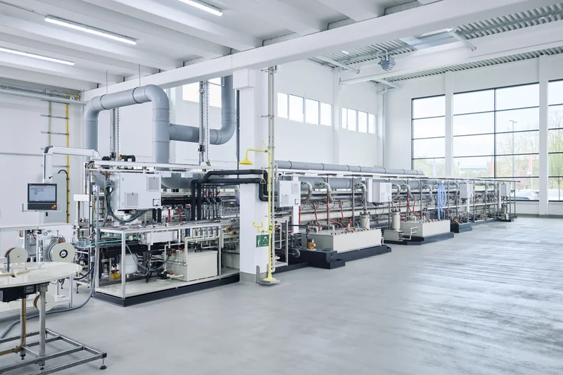 Bandgalvanik-Produktionslinie der C. Jentner GmbH in Pforzheim